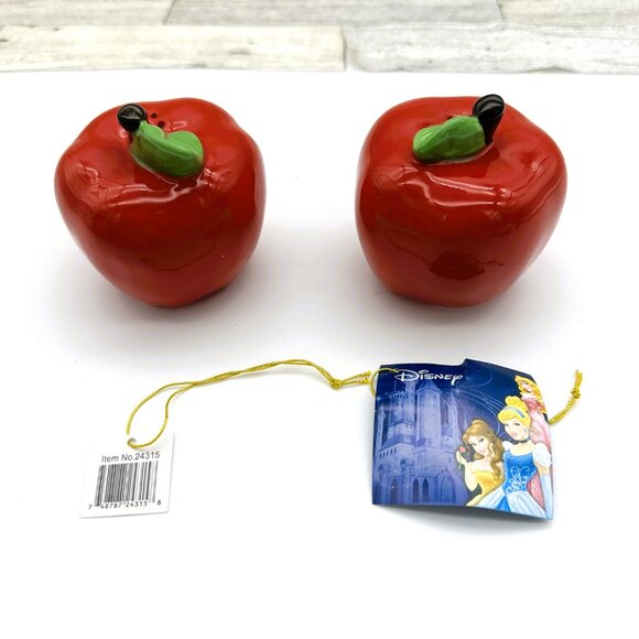 NIB Disney Snow White & Prince Charming Apple Magnetic Salt & Pepper Shakers - Picture 9 of 12